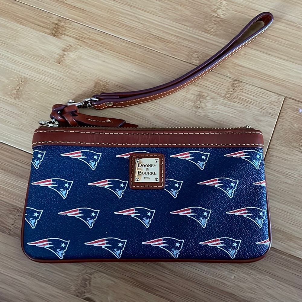 Dooney & Bourke Wristlet
